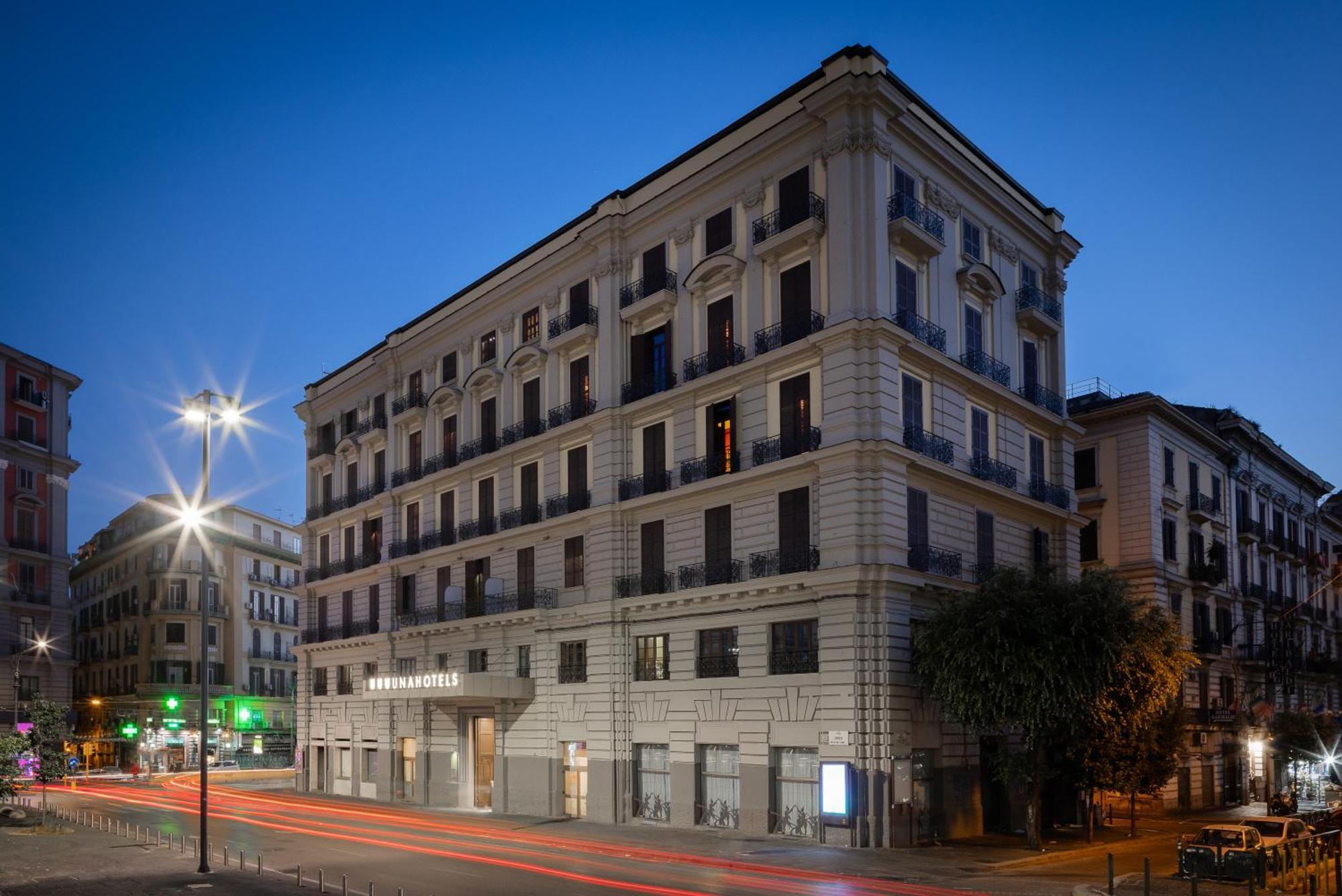 Una Hotels Napoli Esterno foto