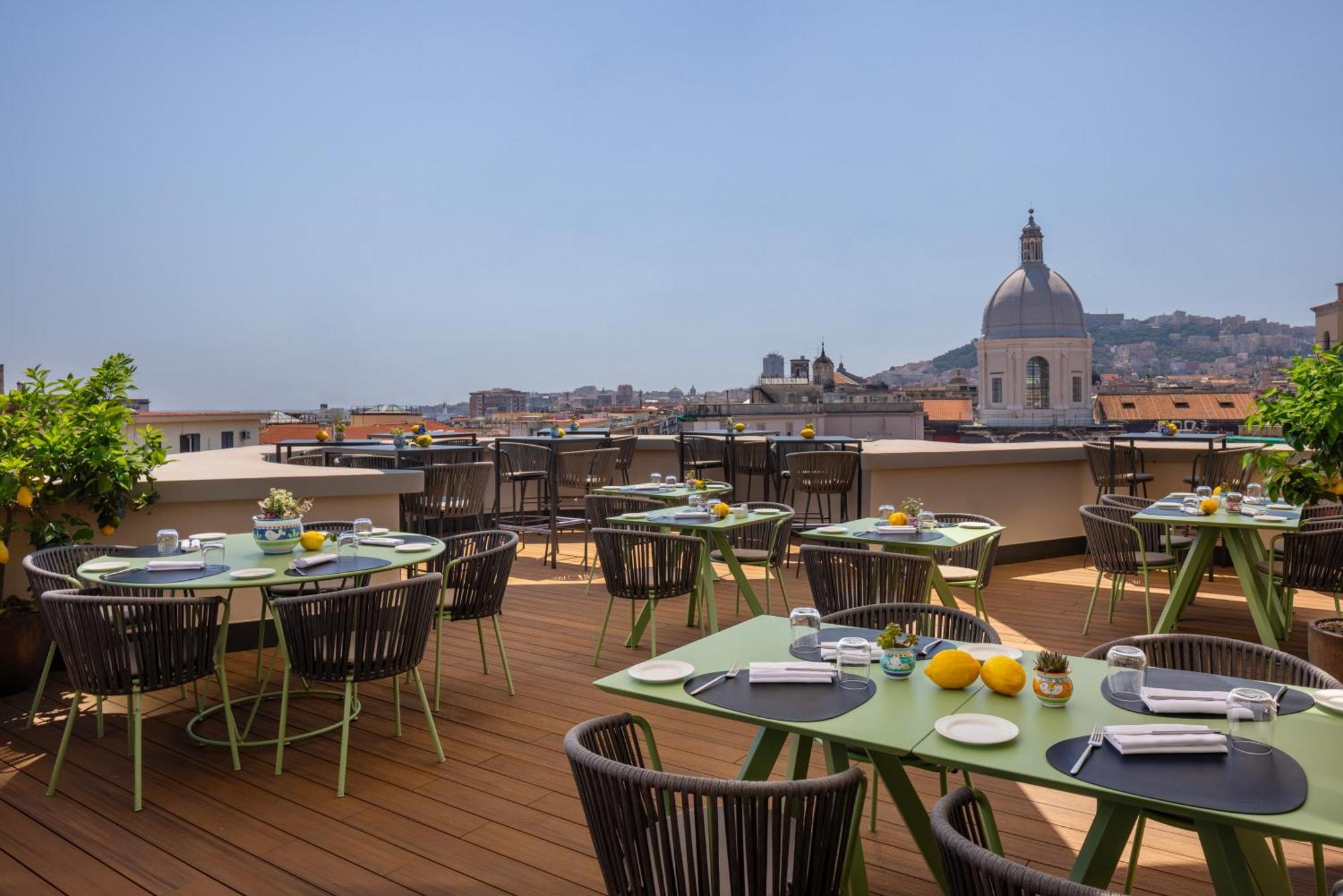 Una Hotels Napoli Esterno foto