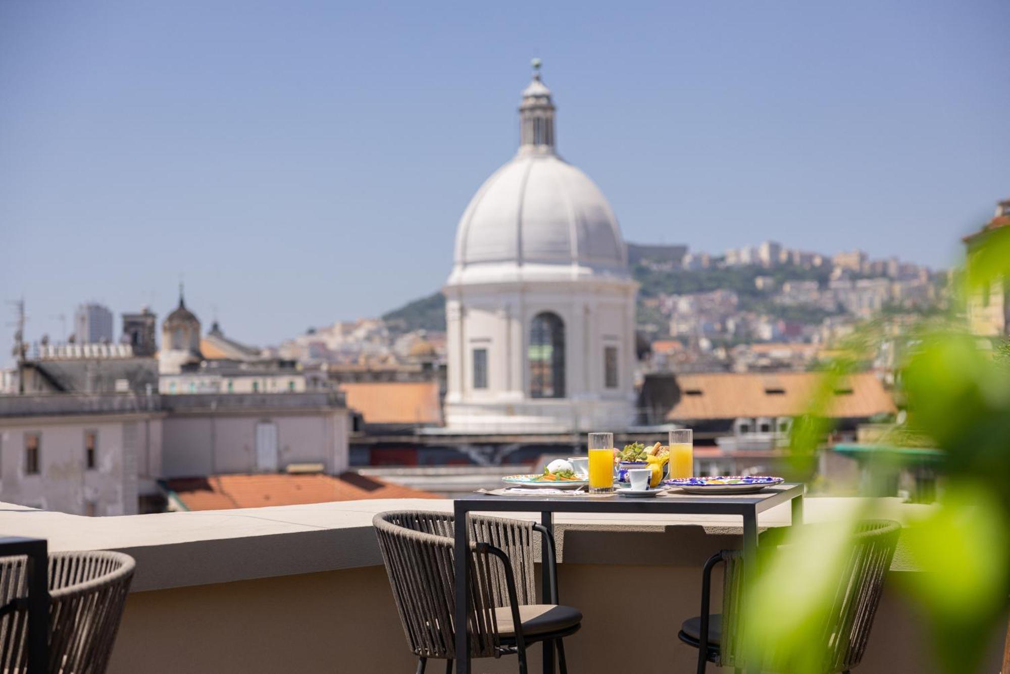 Una Hotels Napoli Esterno foto