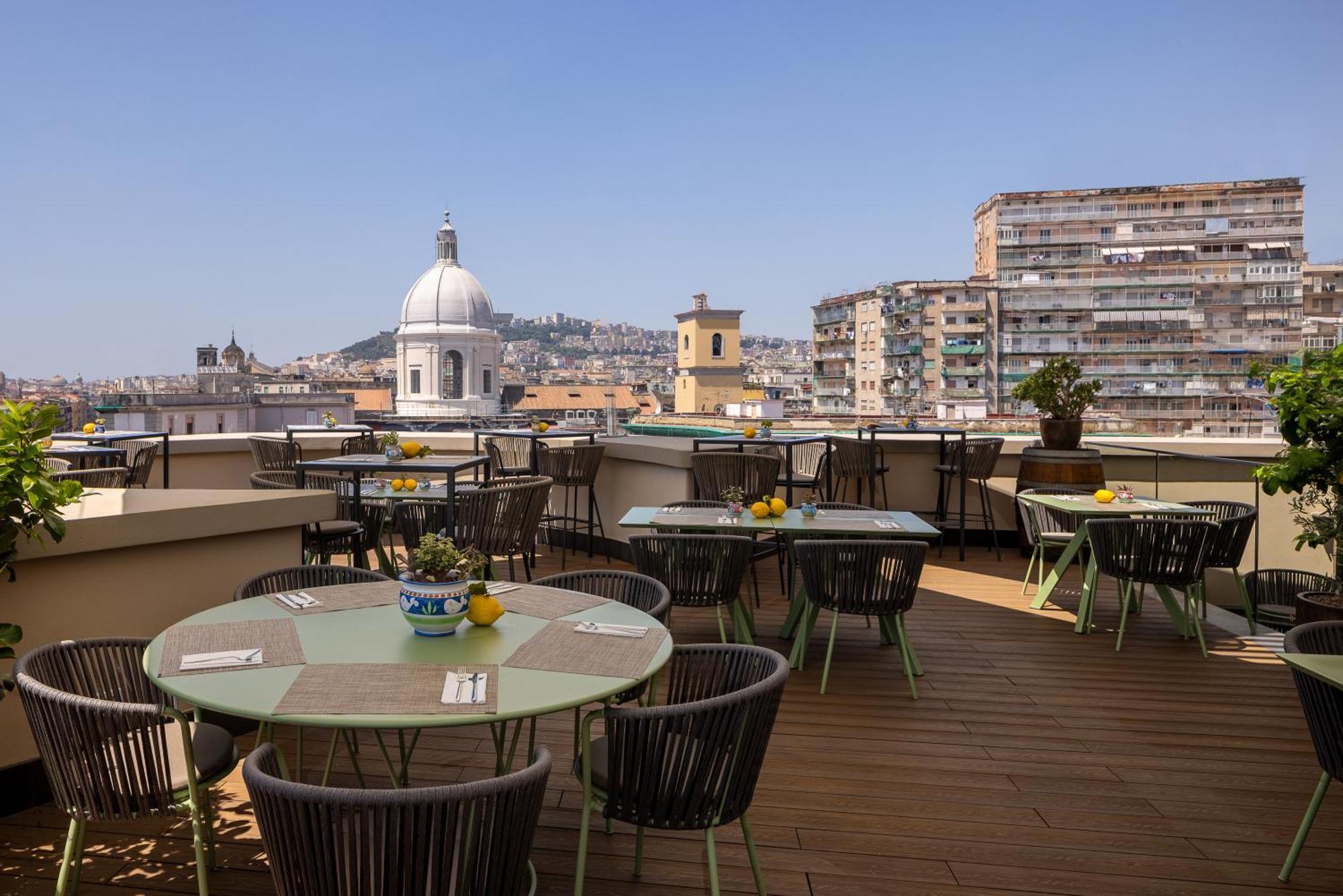 Una Hotels Napoli Esterno foto