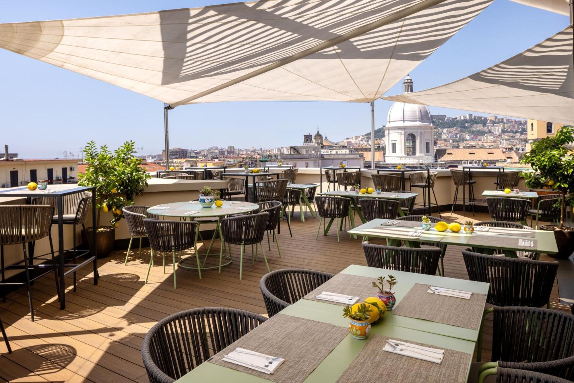 Una Hotels Napoli Esterno foto