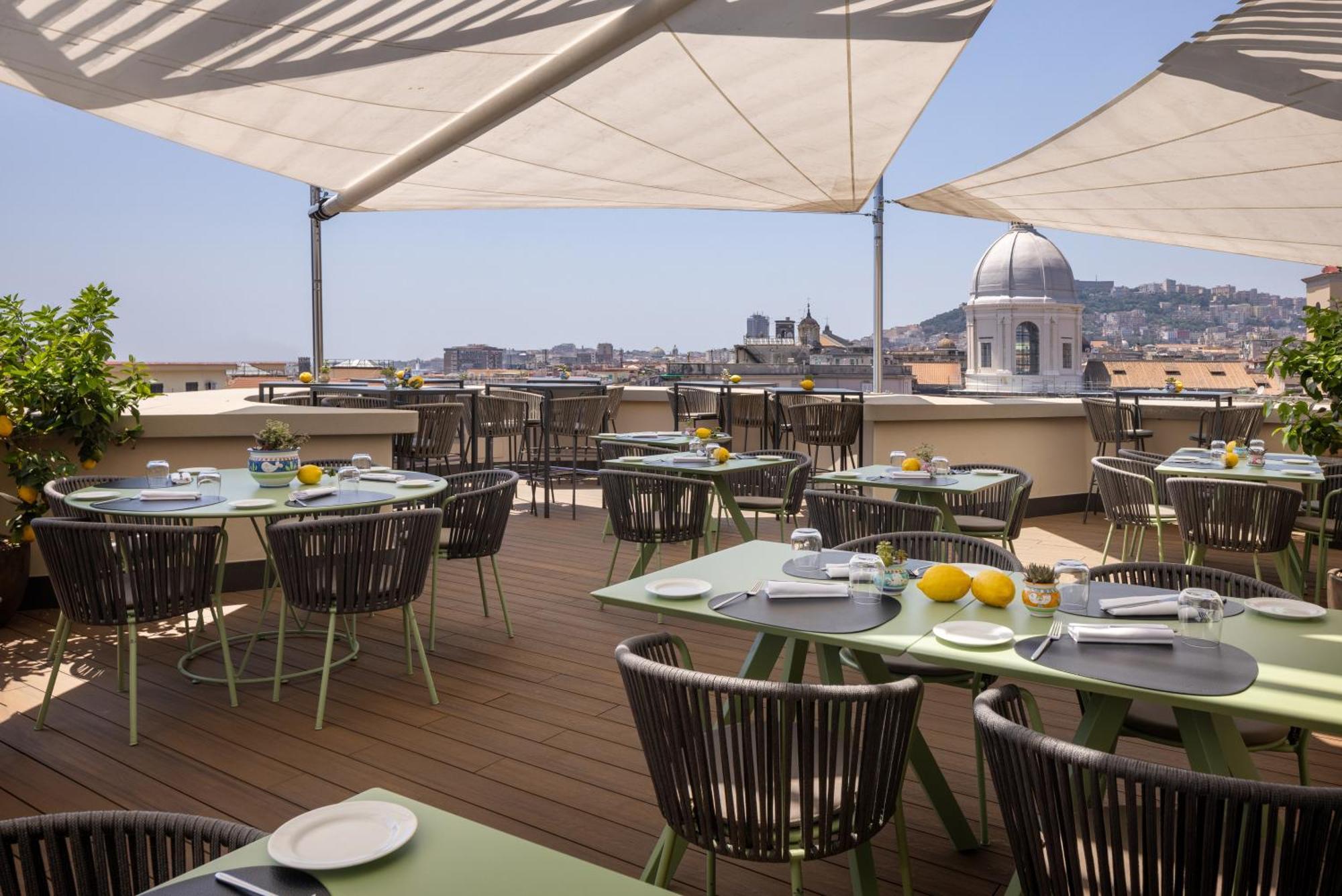 Una Hotels Napoli Esterno foto