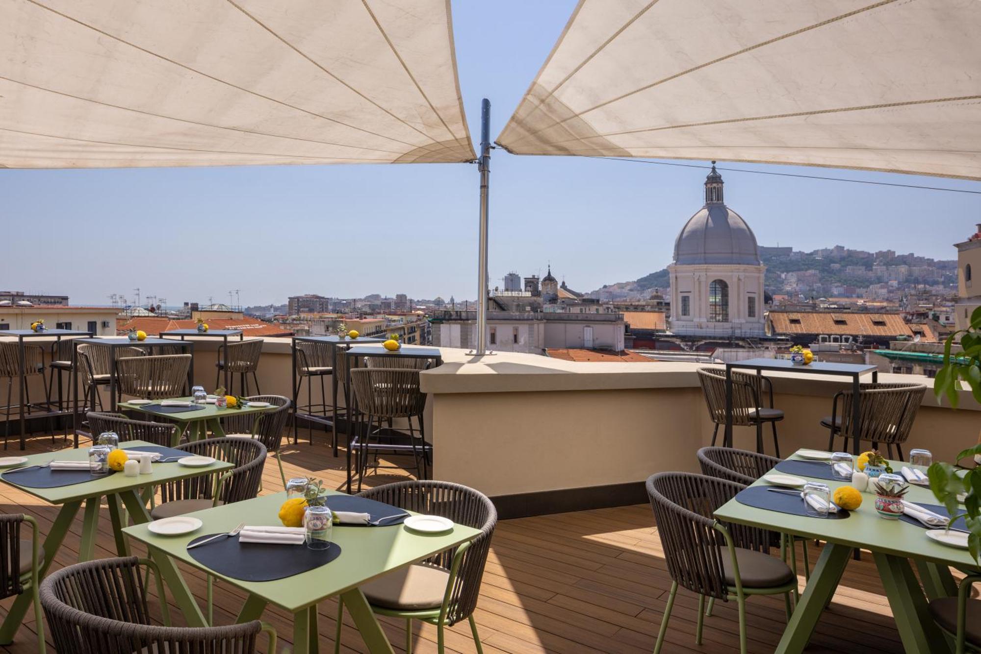 Una Hotels Napoli Esterno foto