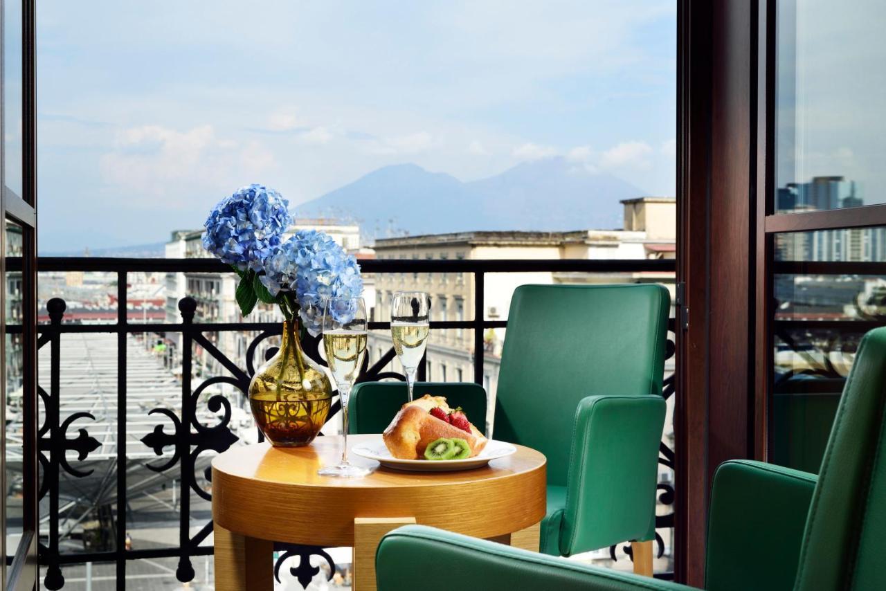 Una Hotels Napoli Esterno foto