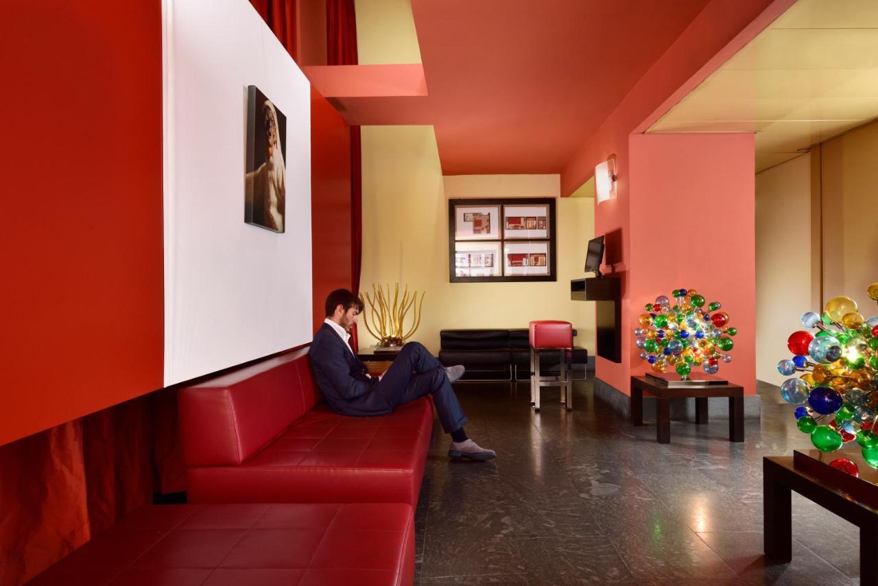 Una Hotels Napoli Esterno foto